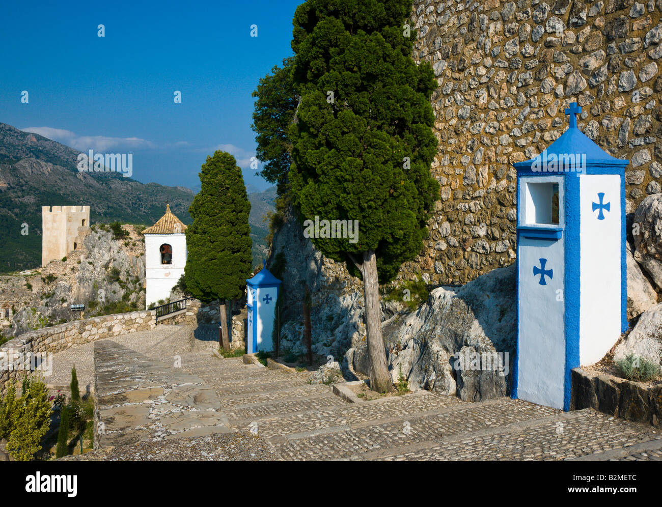 Costa Blanca Spanien Guadaleste oder El Castell de Guadalest Kreuzweg Stockfoto