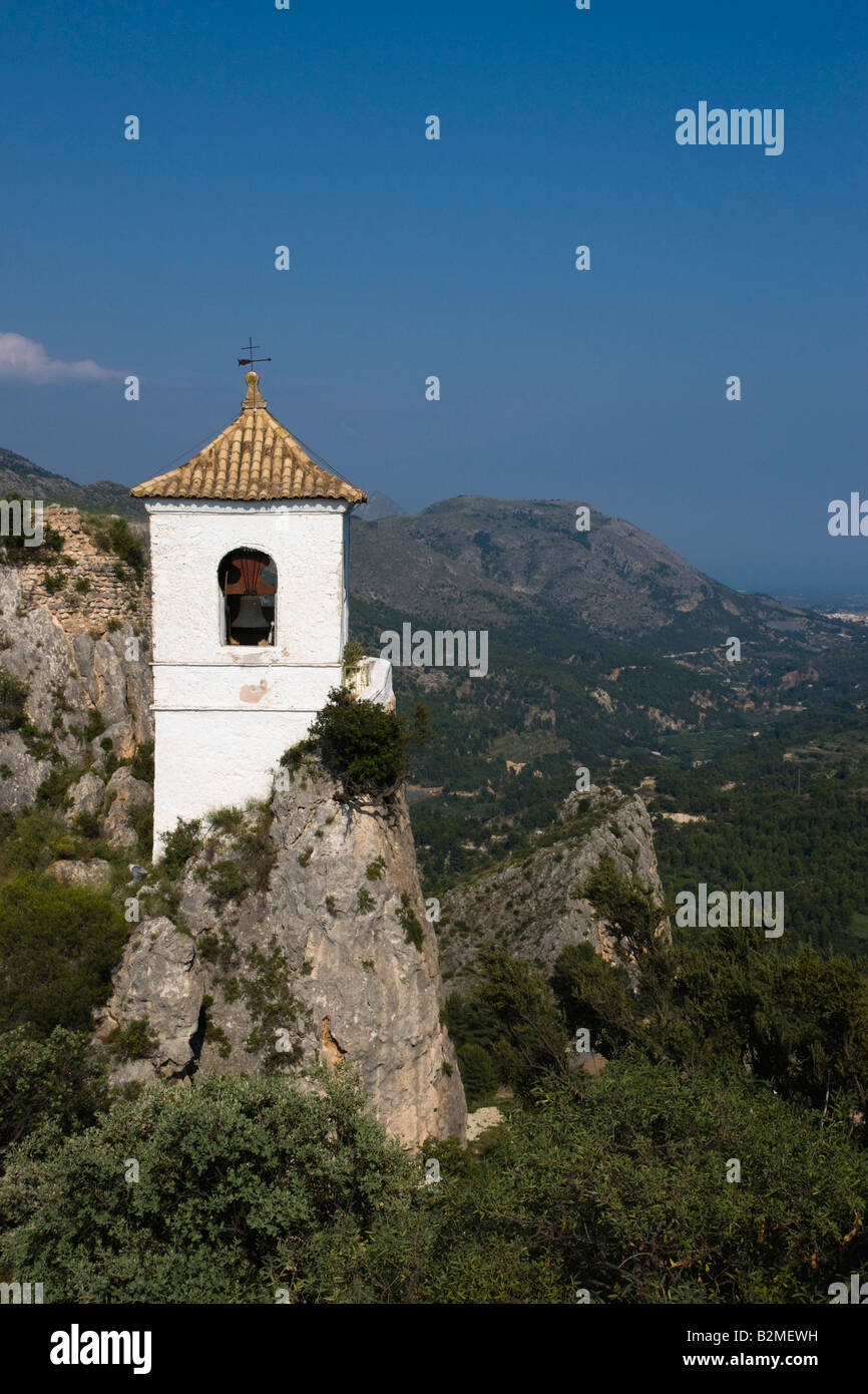 Costa Blanca Spanien Guadaleste oder El Castell de Guadalest - Glockenturm Stockfoto