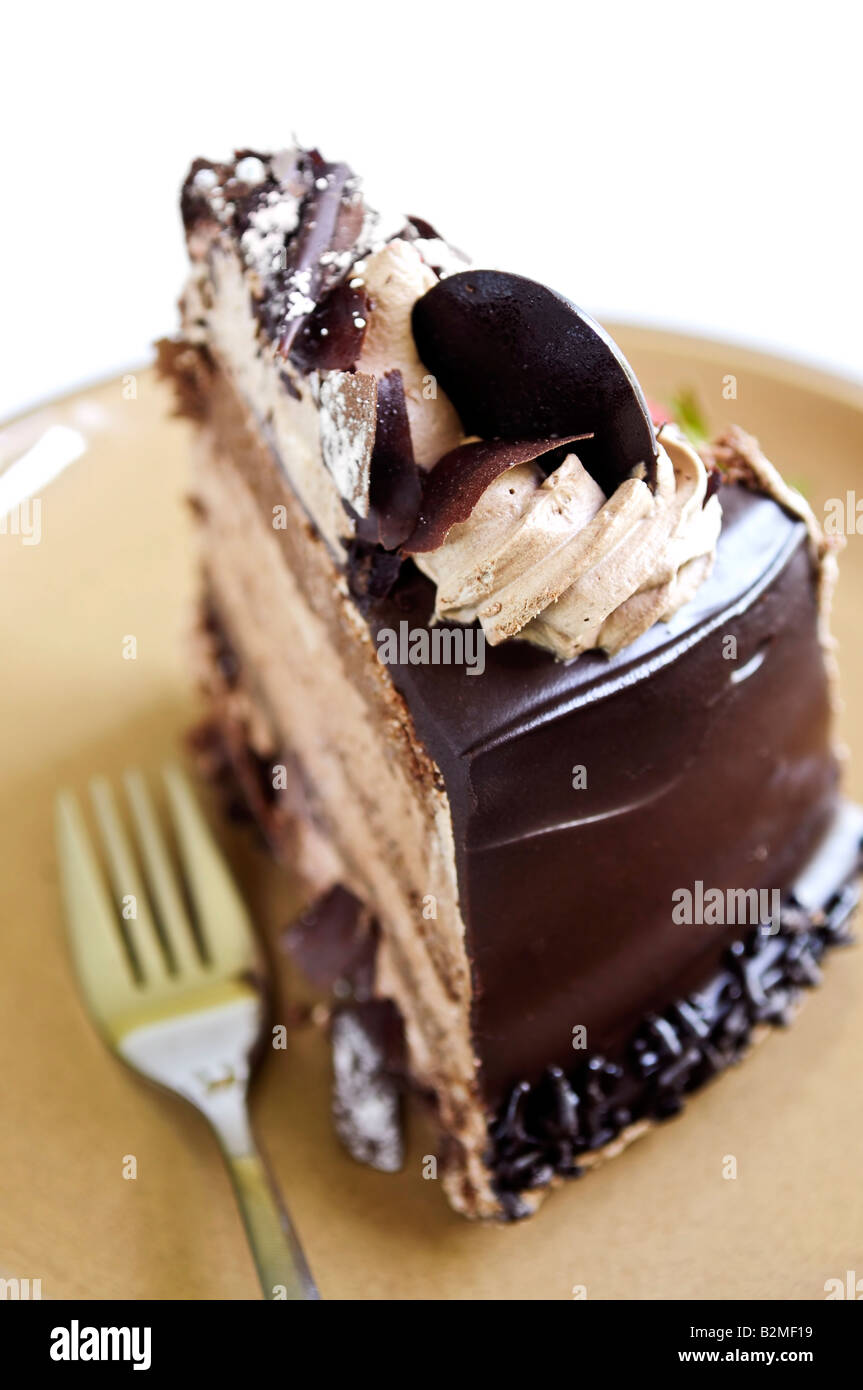 Mousse au Chocolat Kuchen auf dem Silbertablett serviert Stockfoto