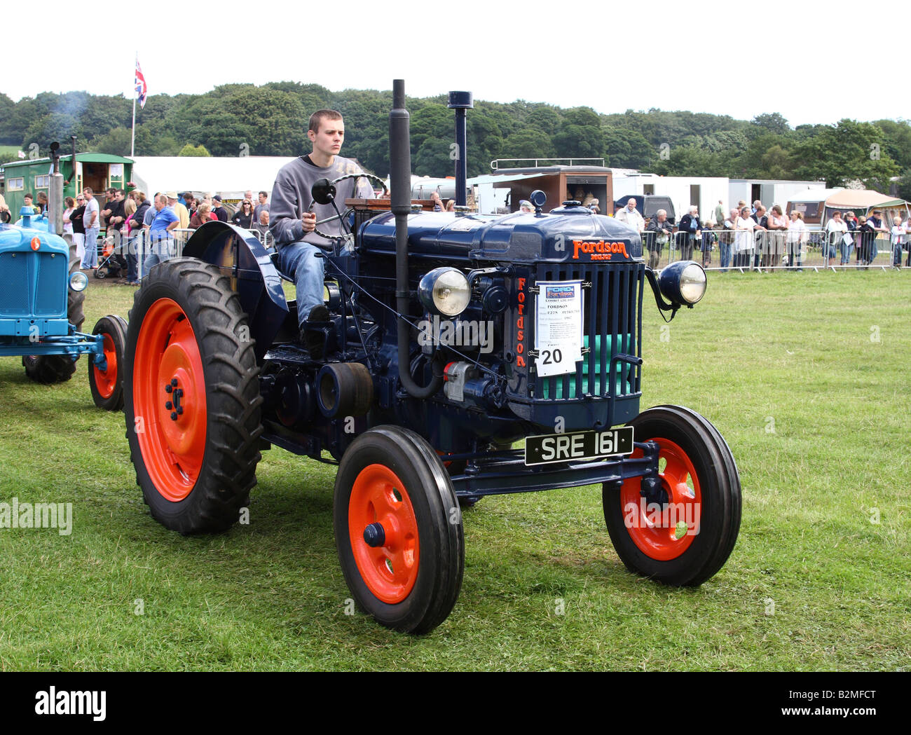 Motor der alten Traktor Fordson Major Stockfotografie - Alamy