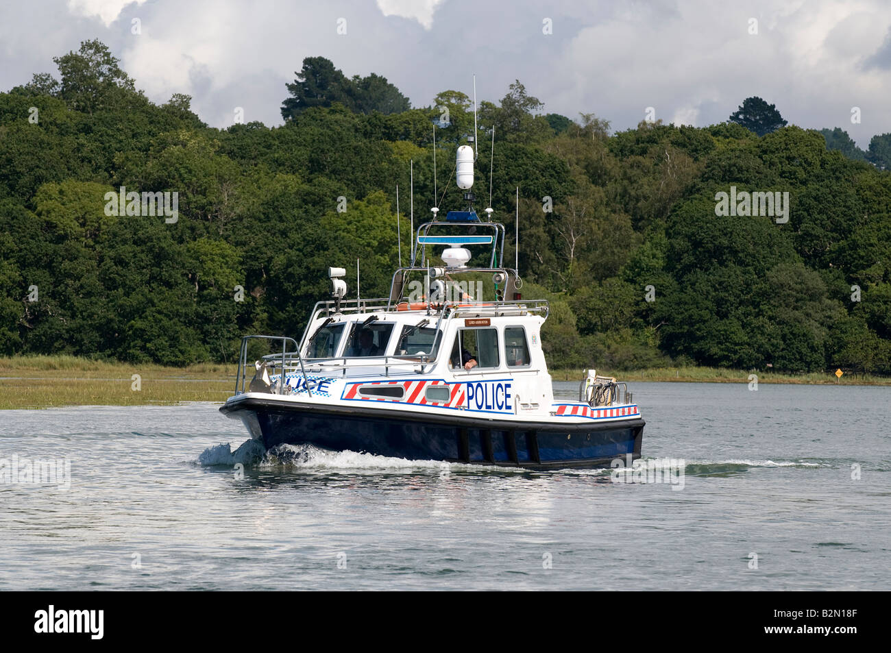 Hampshire Constabulary marine Polizei Einheit s Motor starten Lord Ashburton am Fluss Beaulieu Stockfoto