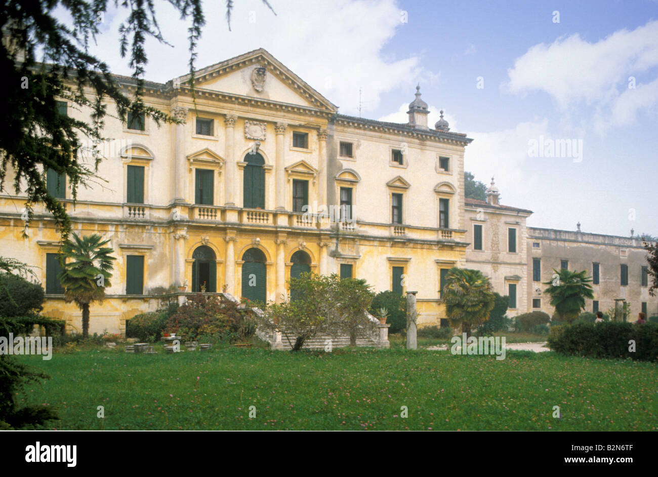 Villa trento carli Fotos und Bildmaterial in hoher Auflösung Alamy