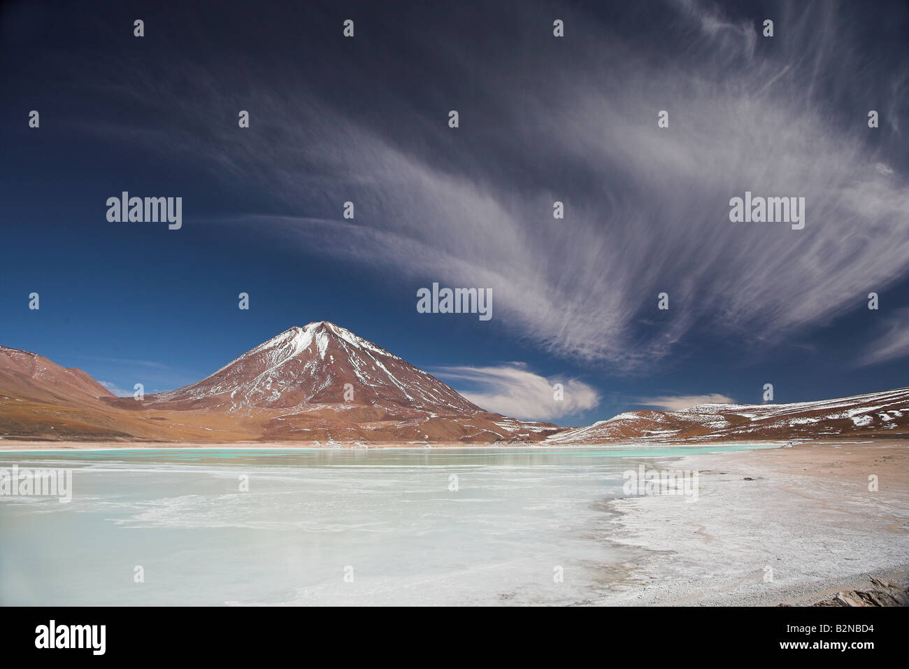 Laguna Verde, ein Altoplanic See, gesehen auf der Tour Salar de Uyuni, Bolivien. Stockfoto