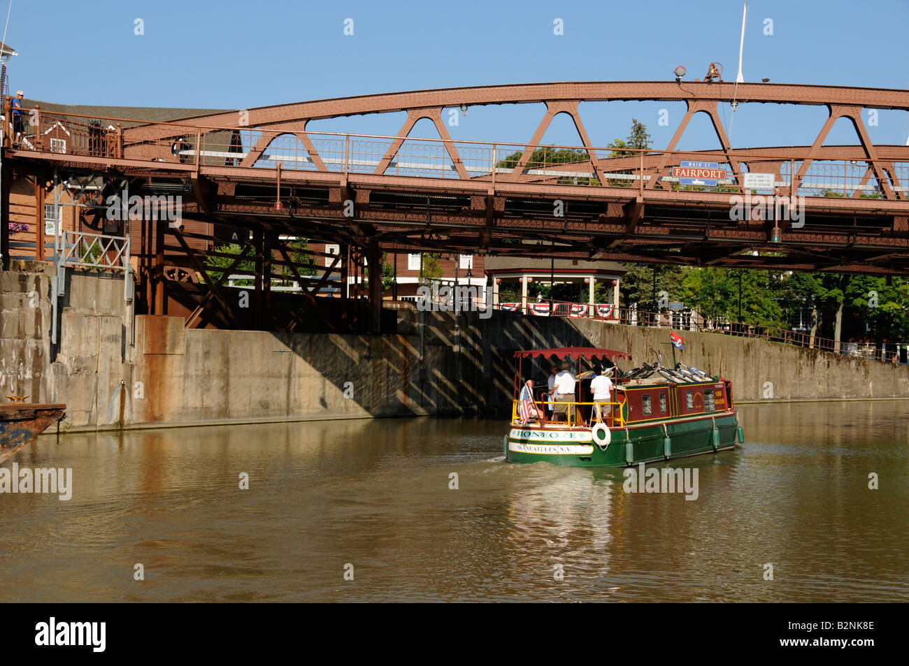 Gemieteten Hausboot Kreuzfahrt auf den historischen Erie-Kanal in Fairport, New York USA. Stockfoto