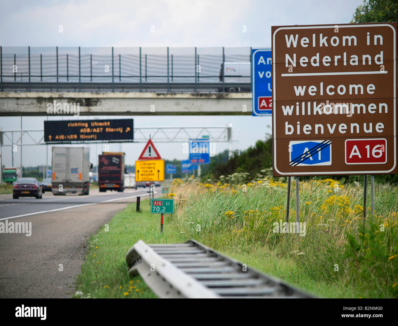 Welkom in Nederland Willkommen in die Niederlande Zeichen entlang der Autobahn A16 Niederländisch-belgischen Grenze Stockfoto