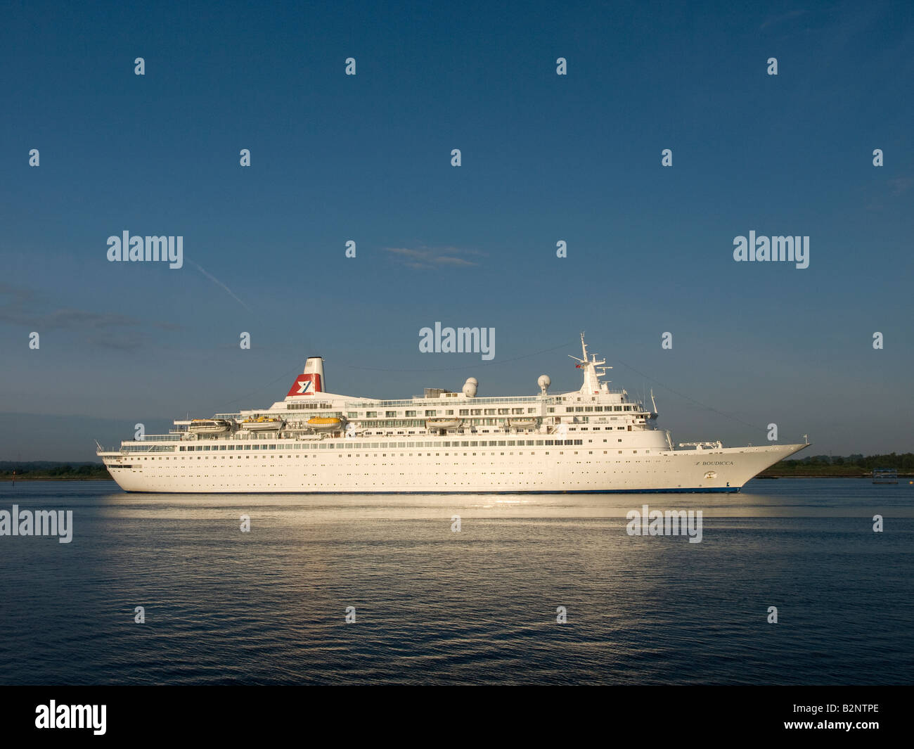 Kreuzfahrtschiff Boudicca Ankunft Southampton UK 15. Juni 2008 Stockfoto