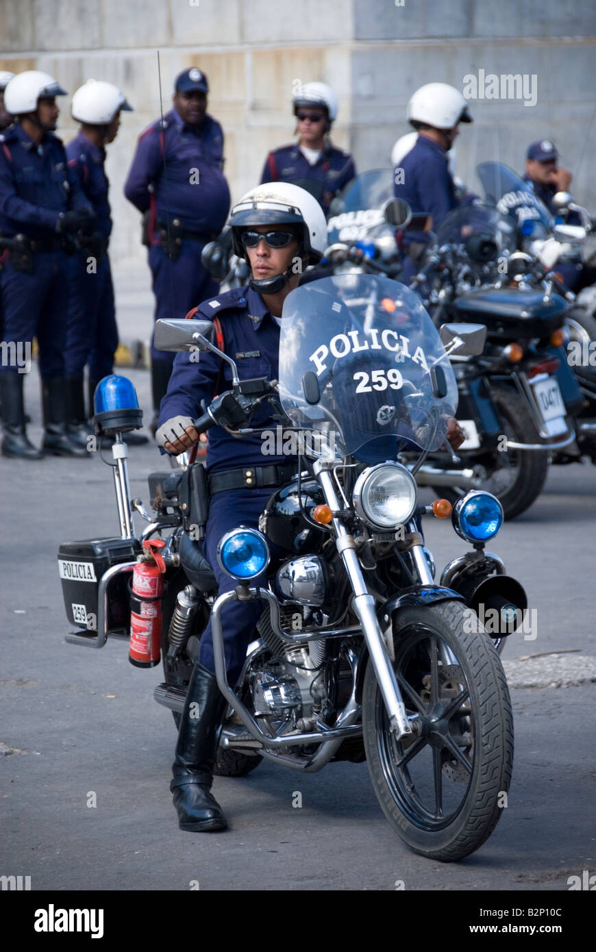 Motorrad-Polizei in La Habana Vieja Havanna Kuba Stockfoto