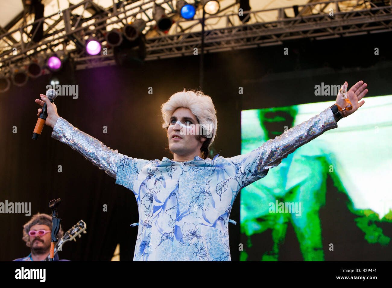 Noel Fielding von The Mighty Boosh die live The Big Chill Festival 2008, Eastnor Castle Herefordshire Stockfoto