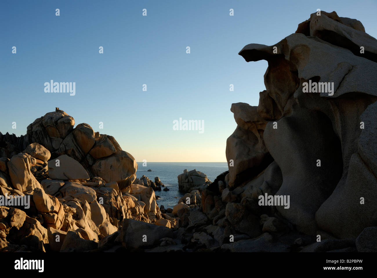 Granit Stein Skulpturen auf Capo Testa Sardinien Stockfoto