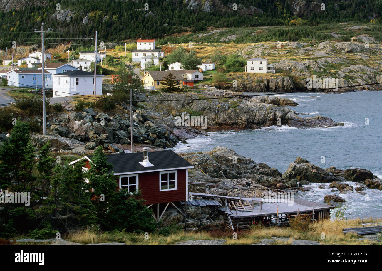 Häuser auf felsigen Küstenlinie Bergung Neufundland Kanada Stockfoto