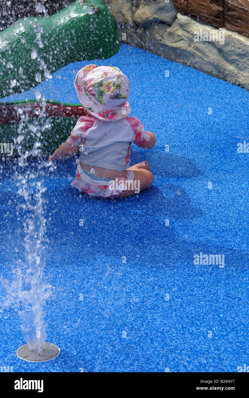 "Baby-Wasser-Play" Stockfoto
