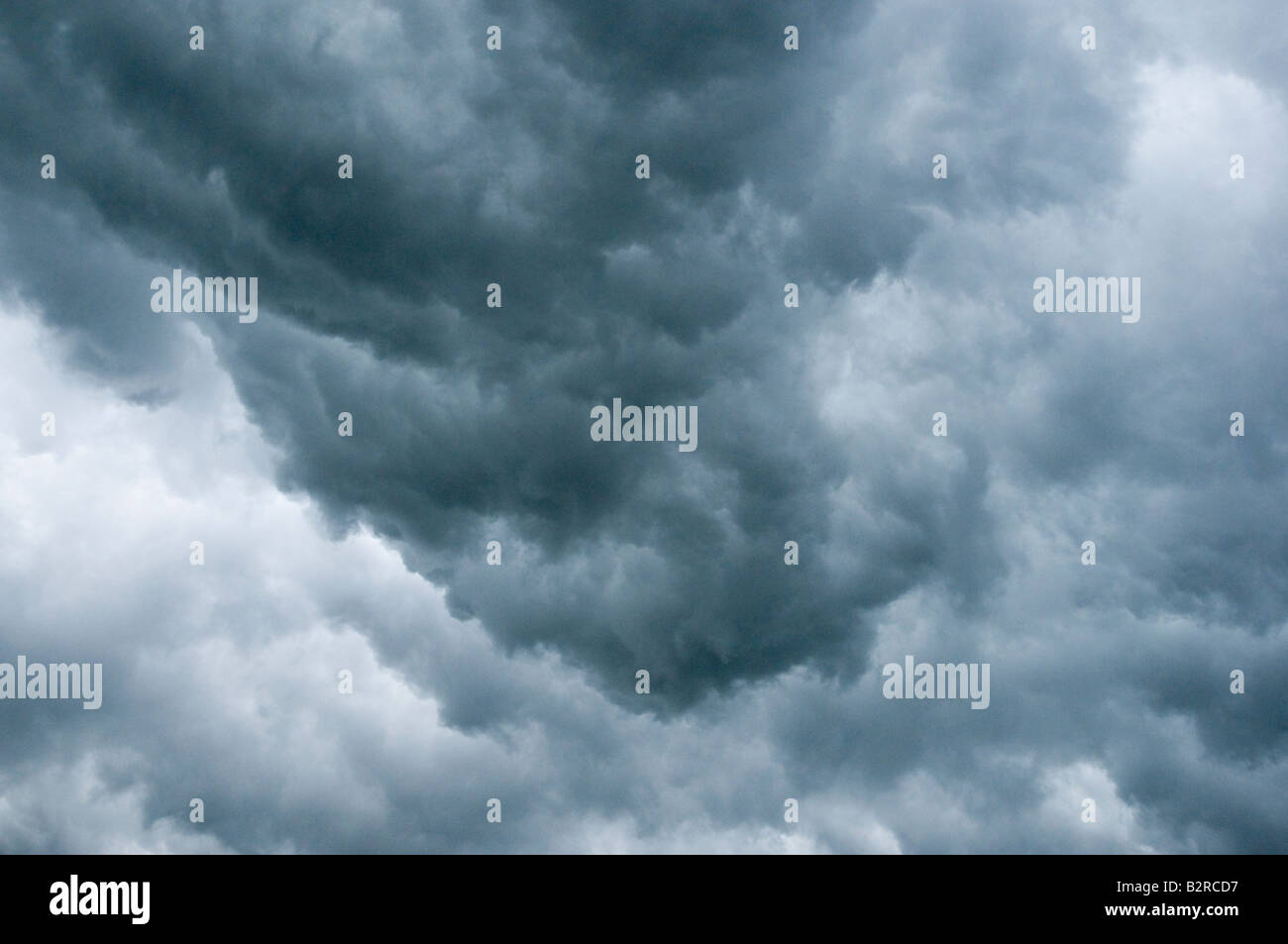 Schnell bewegenden Gewitterwolken Stockfoto