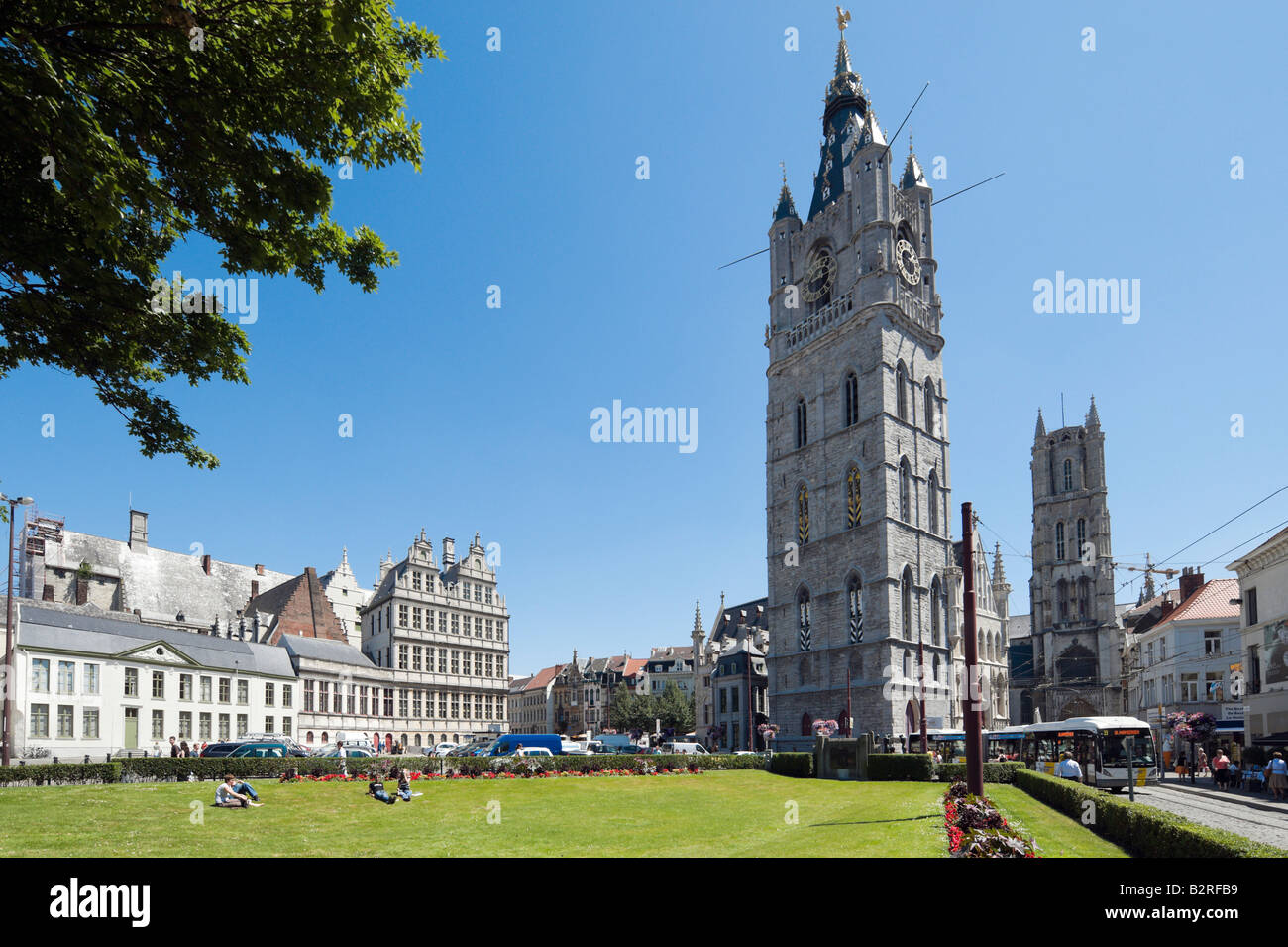 Die Belfort und St. Baafskathedraal, Gouden Leeuwplein, Gent, Belgien Stockfoto