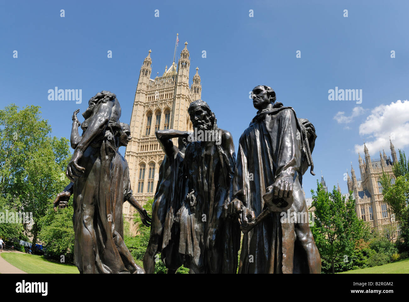 Bürger von Calais und Häuser des Parlaments von Victoria Tower Gardens Stockfoto