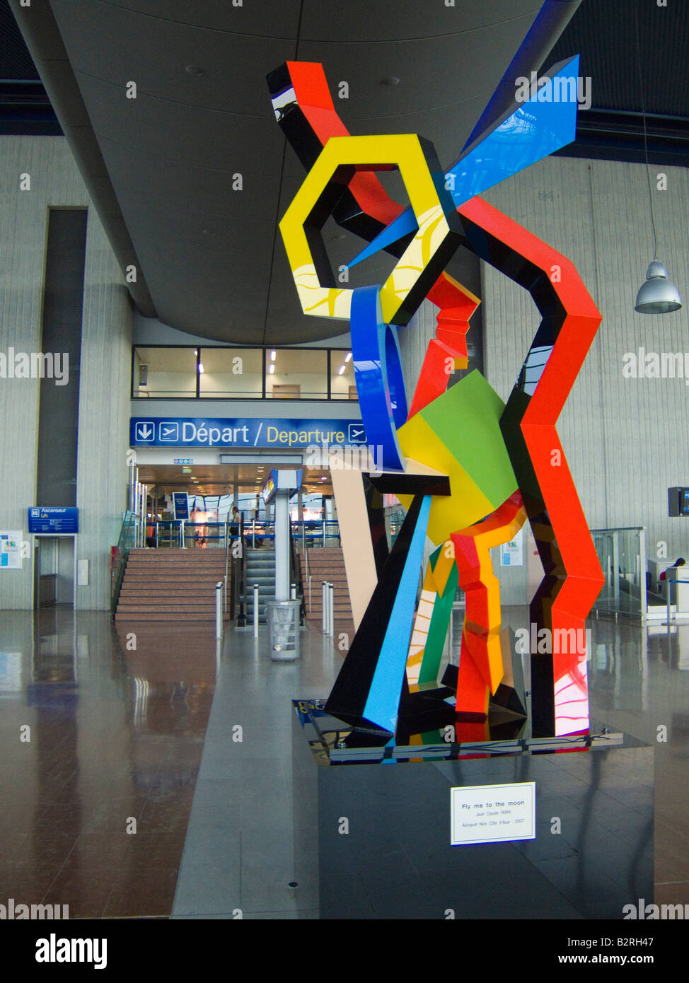 Kunstwerk im Eingangsbereich der neu ausgebaute Flughafen Nizza, Frankreich Stockfoto