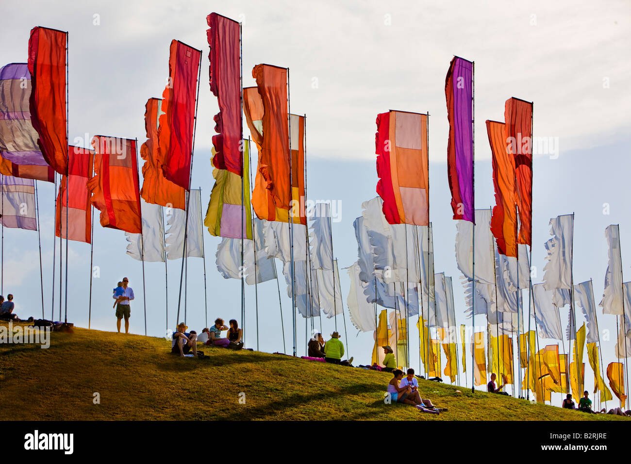 Ein Meer von Fahnen mit Blick auf das Festival, Glastonbury Musikfestival, UK Stockfoto
