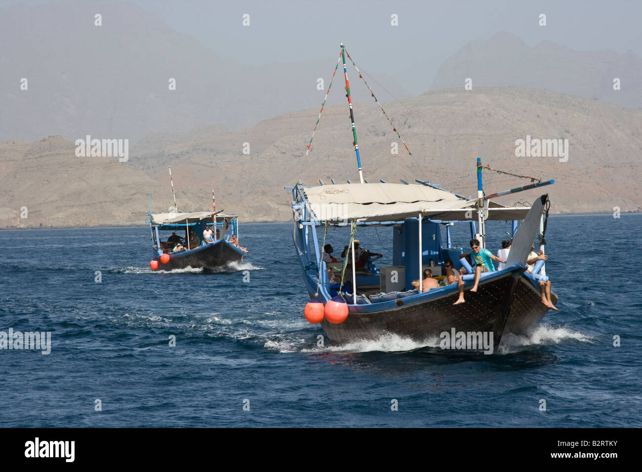 Ganztägige Bootstour auf der Halbinsel Musandam im Oman Stockfoto