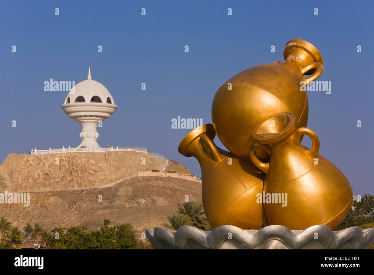Nahen Osten, Oman, Maskat, Mutrah Sternwarte auf einem felsigen Hügel Stockfoto