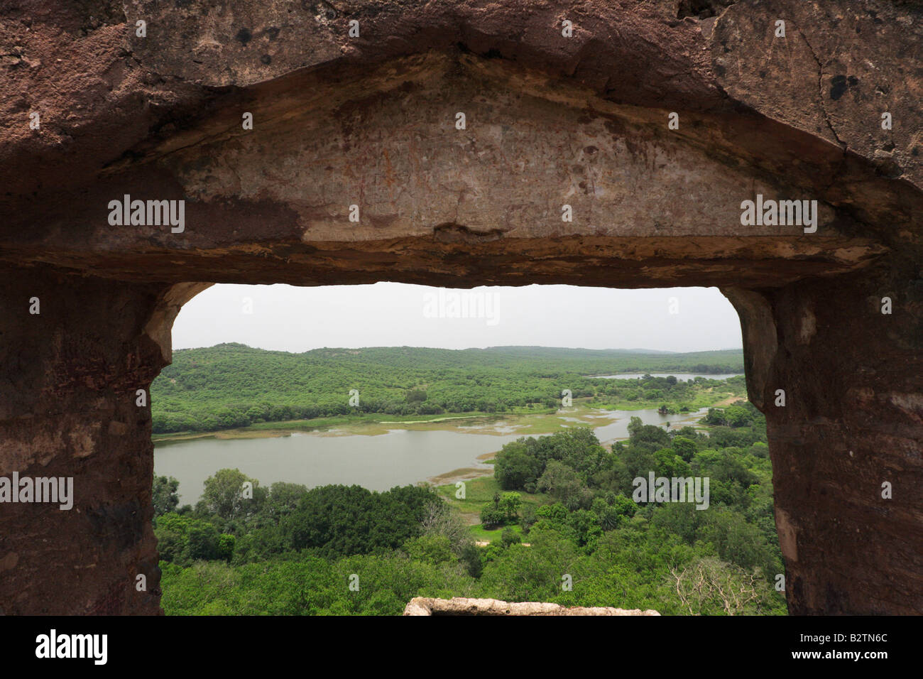 Eine Ansicht von Ranthambore Tiger reserve vom Gipfel des Ranthambore Fort, Rajasthan. Stockfoto