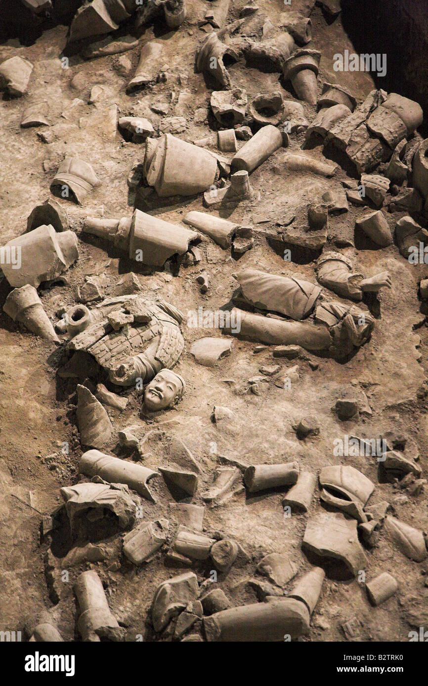 Zerbrochene Reste der Terrakotta-Krieger in der Nähe von Xian, Xi ' an, Provinz Shaanxi in China. Stockfoto
