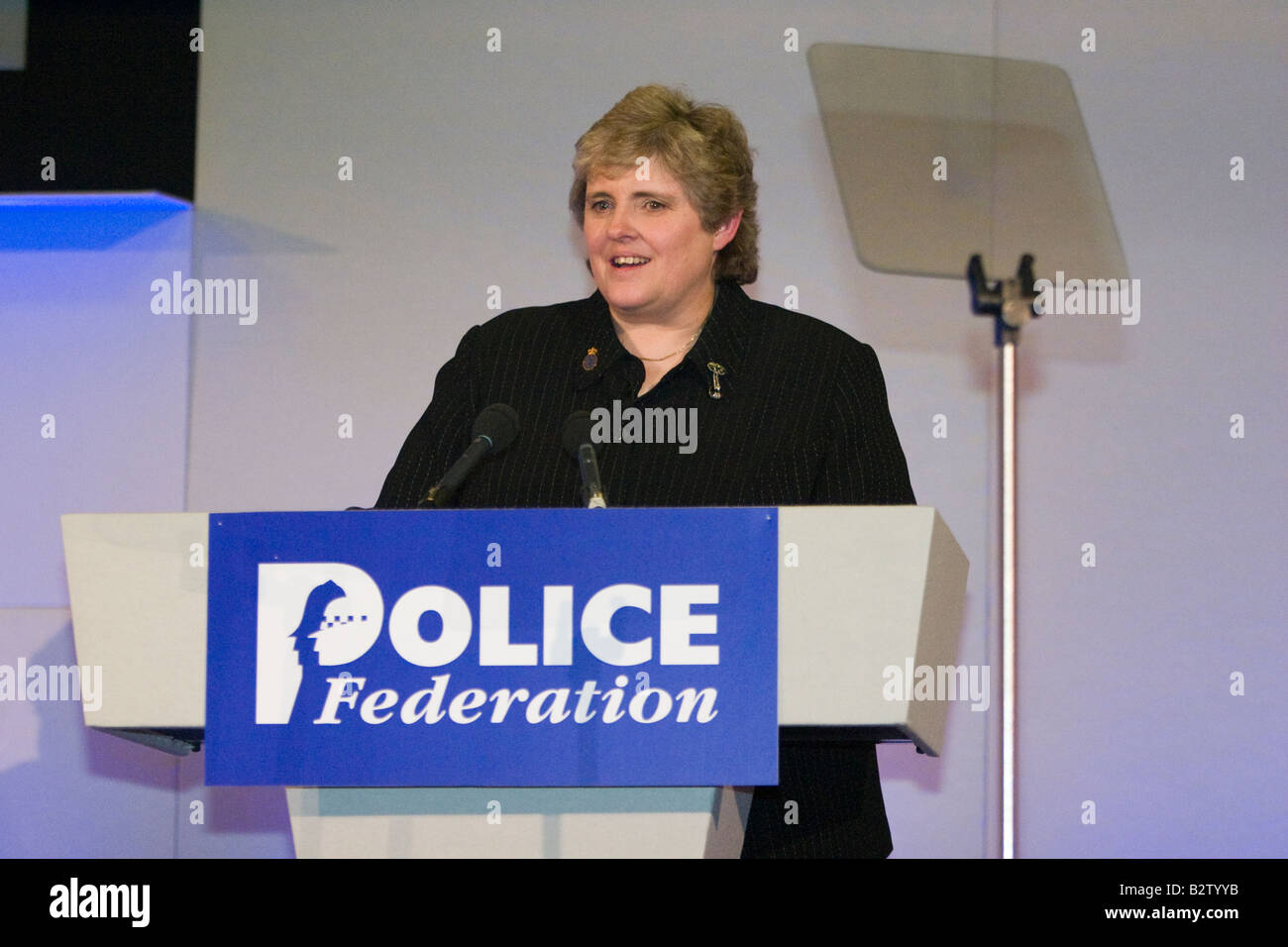 Jan Berry, ehemaliger Vorsitzender der Polizeigewerkschaft, befasst sich mit einem Publikum von Polizisten Stockfoto