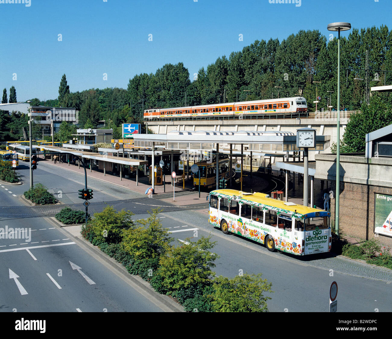 Verkehrsknotenpunkt Steeler Platz in Essen-Steele, Grund Und Nahverkehr, Verkehrsanbindung, Essen, Ruhrgebiet, NRW Stockfoto