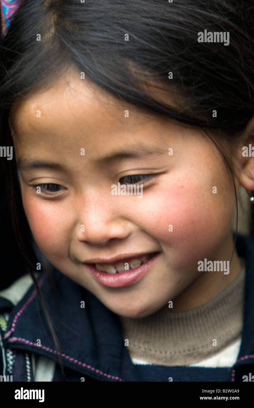 Black Hmong Hilltribe Mädchen Sapa Vietnam Stockfoto