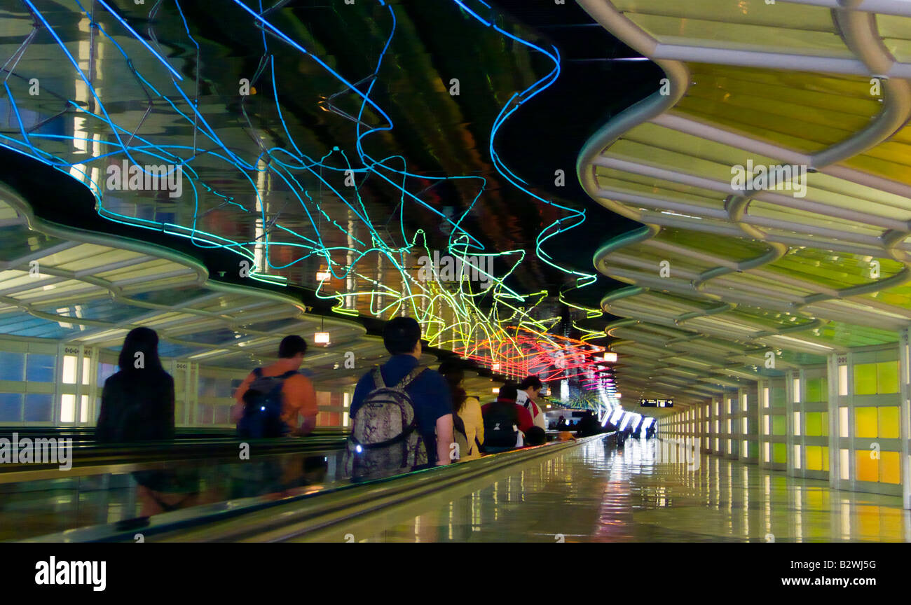Beleuchteten Tunnel United Airlines terminal OHare International