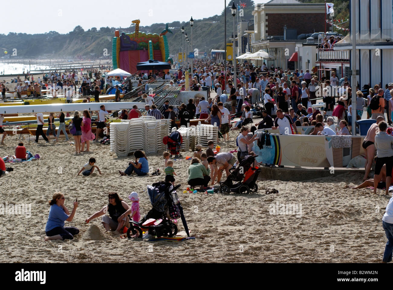 Überfüllte Seebad Strand von Bournemouth Südengland England Stockfoto