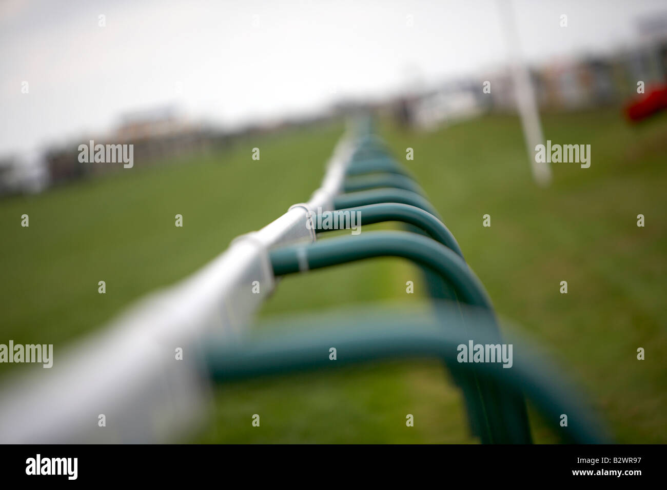 INTERESSANTER BLICK AUF DIE SCHIENE BEI YARMOUTH RACECOURSE Stockfoto