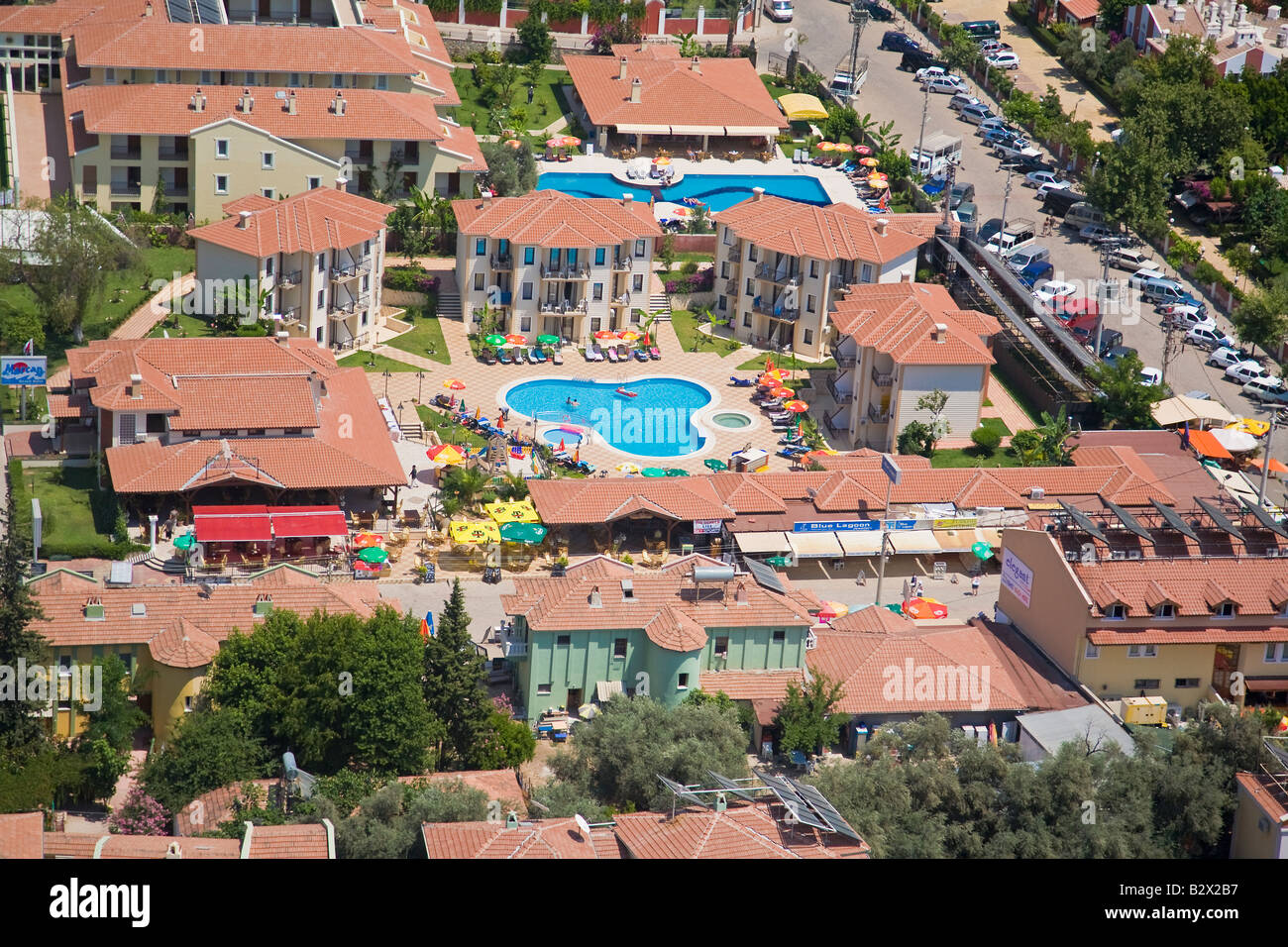 Türkei, Mittelmeerküste auch bekannt als der türkisfarbenen Küste, Ölüdeniz nahe Fethiye, Blick auf die Stadt von Ölüdeniz resort Stockfoto