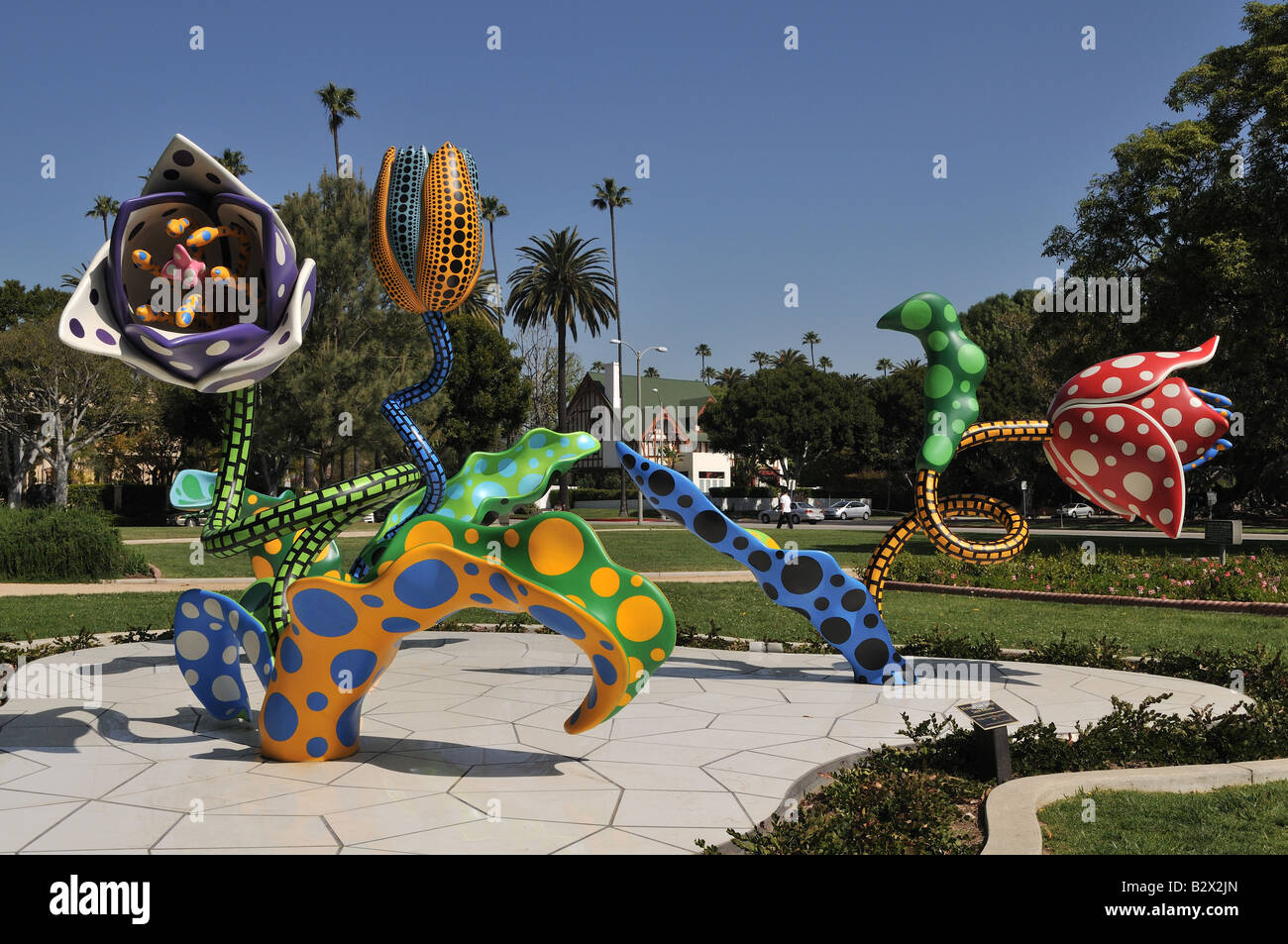 Auffällige Blüte inspirierte Skulptur in Beverly Hills park Stockfoto