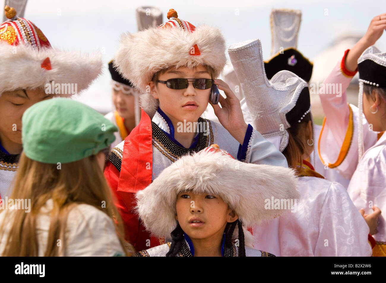 Dschingis Khan s 800. Jahrestag Festival von Eurasia traditionelle Sänger für die Eröffnung durch den Präsidenten der Mongolei durchführen Stockfoto