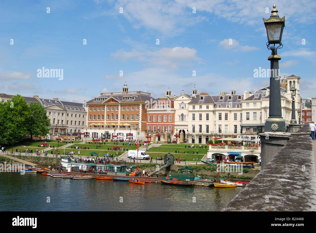 Thames Riverside Aus Richmond Bridge Richmond Richmond Upon Thames Greater London England Vereinigtes Konigreich Stockfotografie Alamy