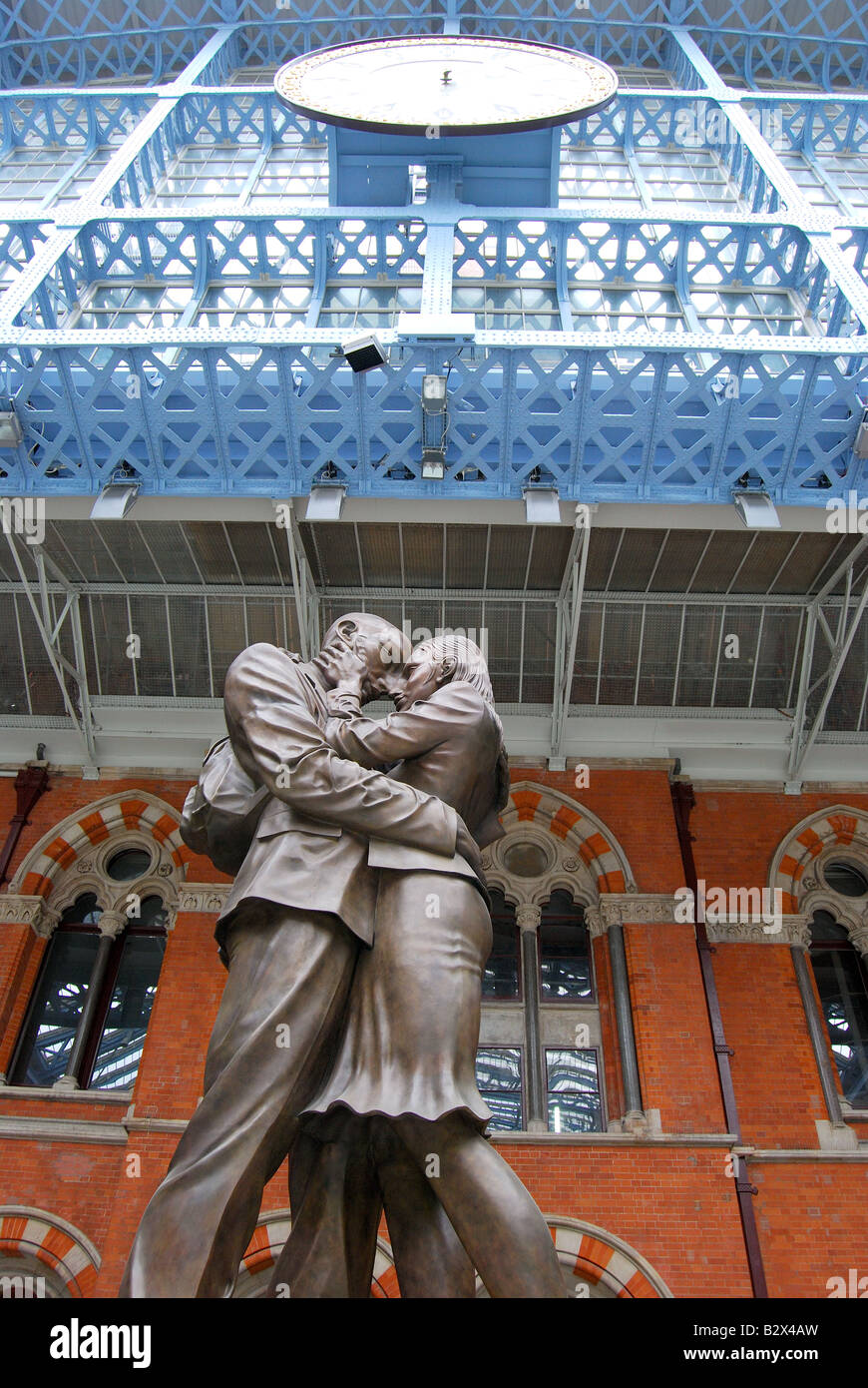 Die Skulptur des Versammlungsort, St. Pancras International Station, Euston Road, Camden Borough, Greater London, England, Vereinigtes Königreich Stockfoto