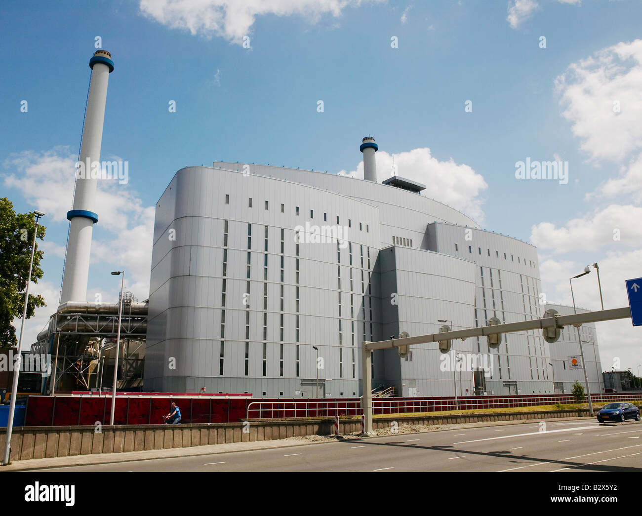 Roteb Abfall-Verbrennungsanlage auf Masshaven, Rotterdam. Eine Müllabfuhr und Verarbeitungsbetrieb, Gase freigesetzt werden gereinigt Stockfoto