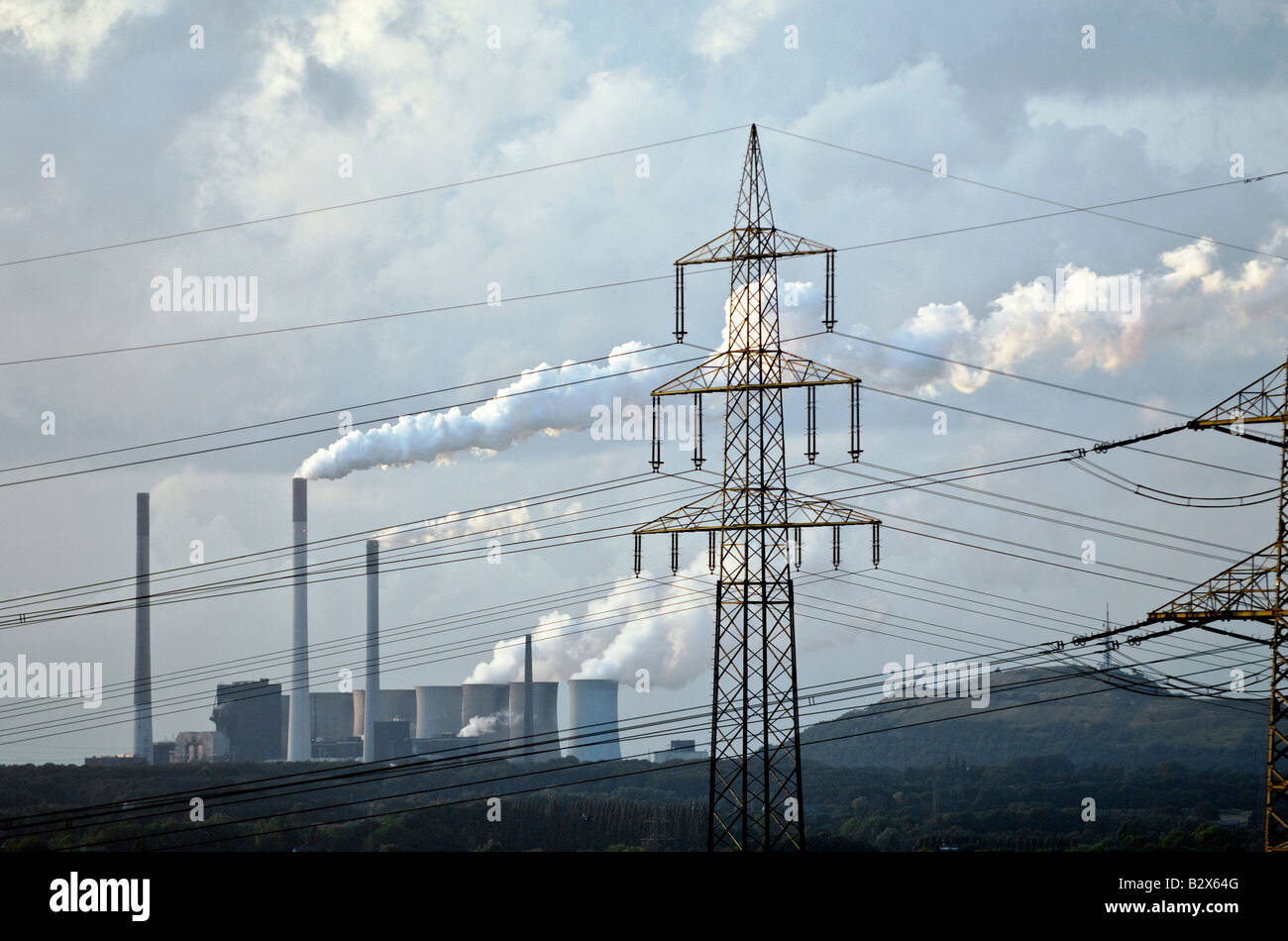 Scholven Kohle-Kraftwerk in Gelsenkirchen in der Ruhr-Tal, Deutschland. Im Besitz von Energieversorgungsunternehmen E.ON. Von Süden gesehen Stockfoto