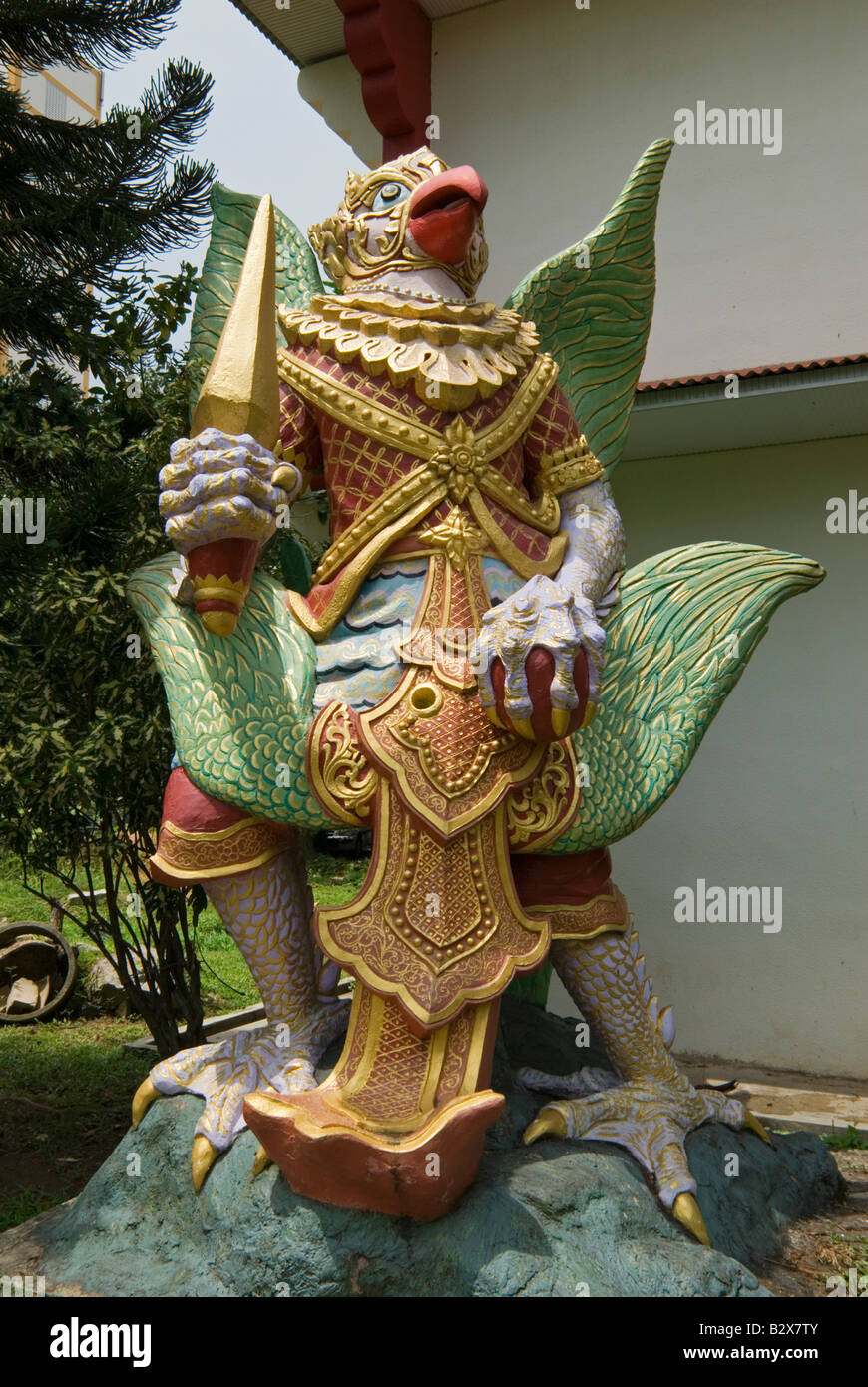 Der mythische König der Vögel, der Garuda bei Dhammikarama Burmese Buddhist Temple, Georgetown, Penang, Malaysia Stockfoto