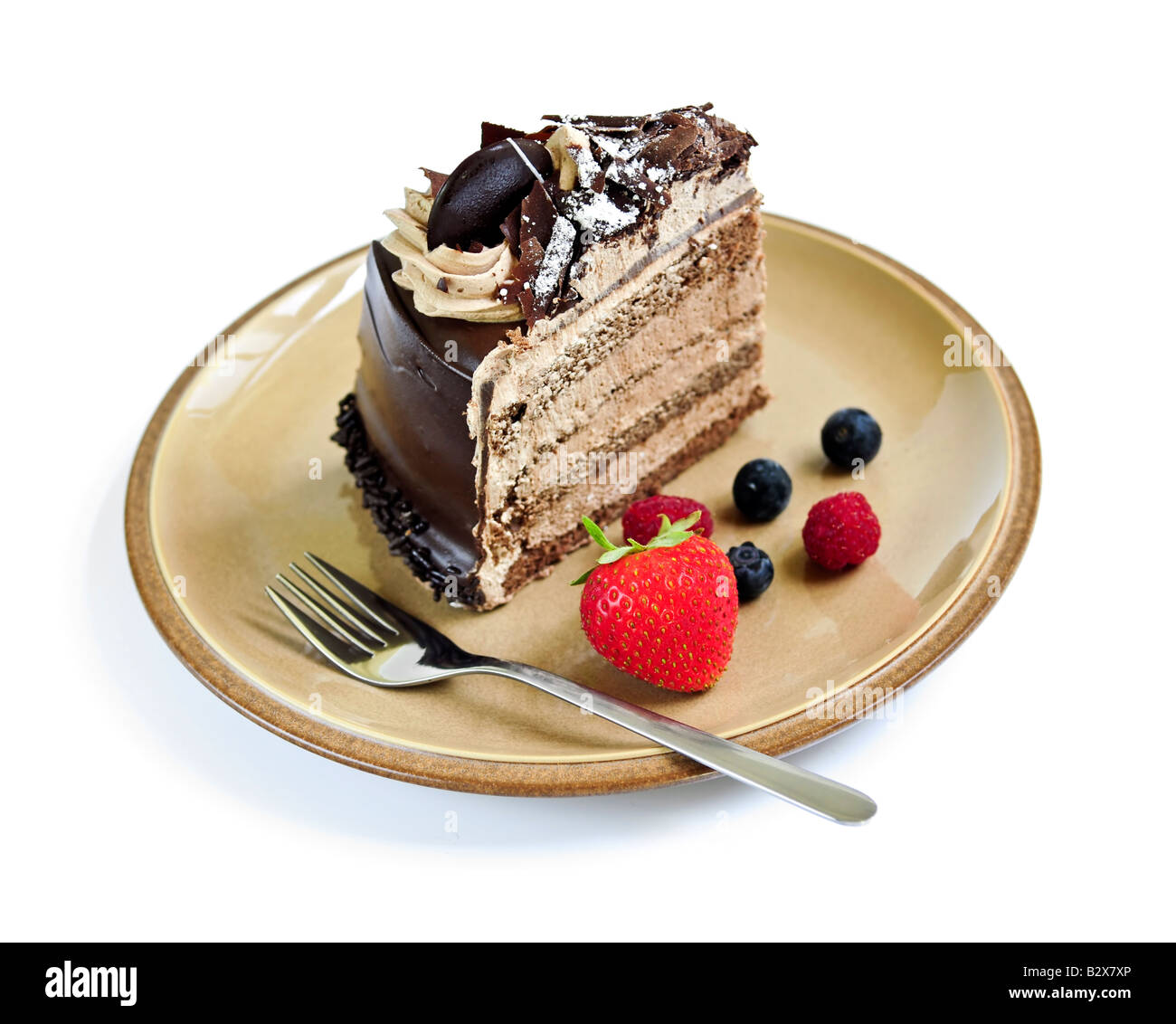 Mousse au Chocolat Kuchen serviert auf einem Teller auf weißem Hintergrund Stockfoto