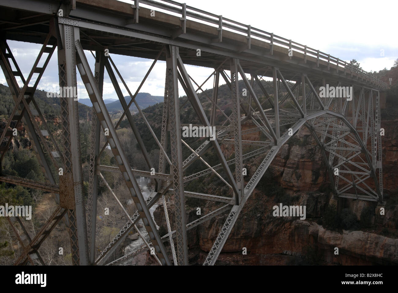 Die Midgley Brücke über Oak Creek Canyon in der Nähe von Sedona Arizona Stockfoto