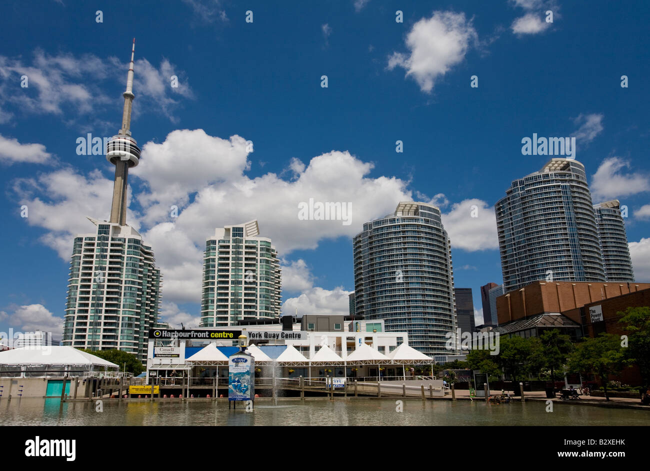 Die Hafenfront des Queens Quay, Toronto, Ontario, Kanada. Stockfoto