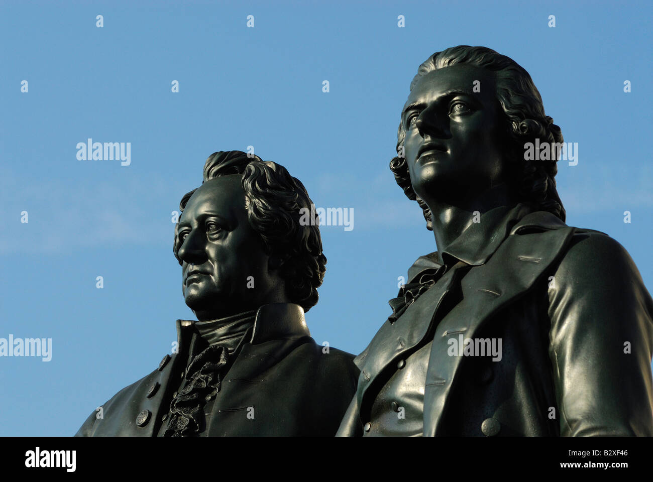 Statuen der deutsche Dichter Goethe und Schiller Weimar Goethe Und Schiller Denkmal Weimar Stockfoto