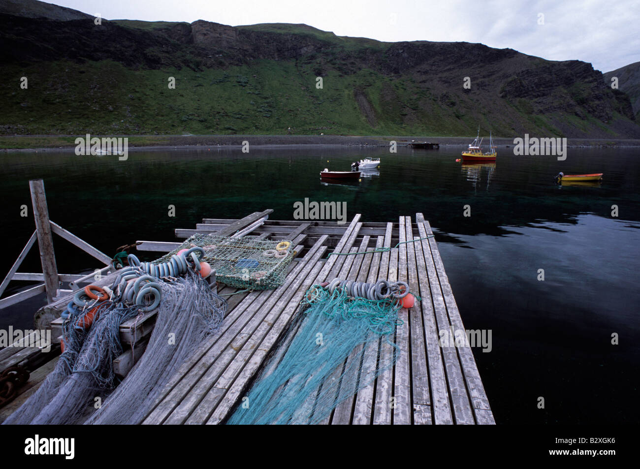 Norwegen Mitternachtssonne im kleinen Hafen südlich von Honningsvag Stockfoto