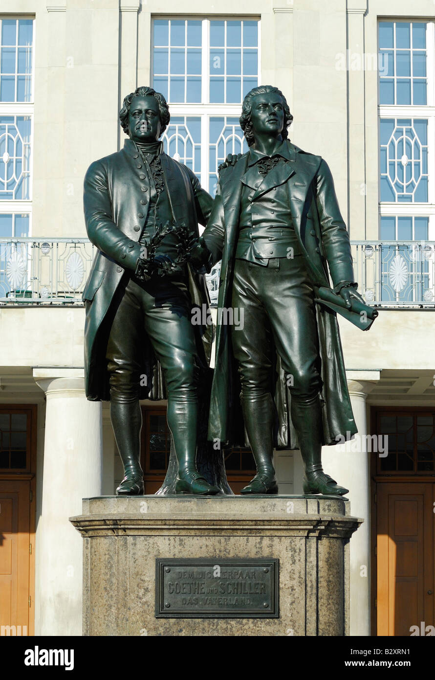 Statuen der deutsche Dichter Goethe und Schiller Weimar Goethe Und Schiller Denkmal Weimar Stockfoto
