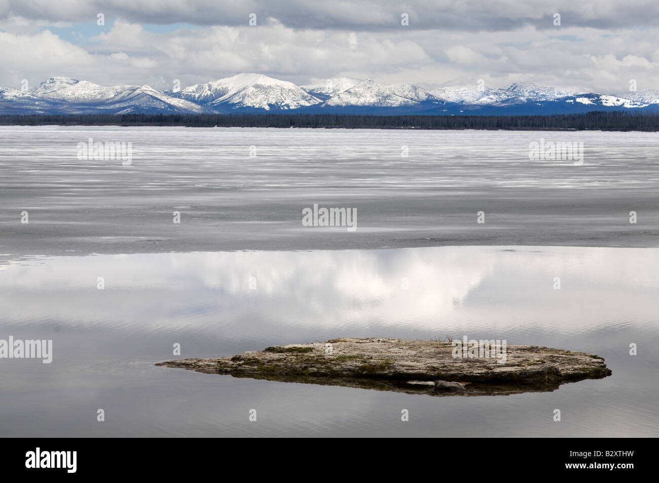 Blick auf gefrorenen Yellowstone See von West Thumb 6 Stockfoto