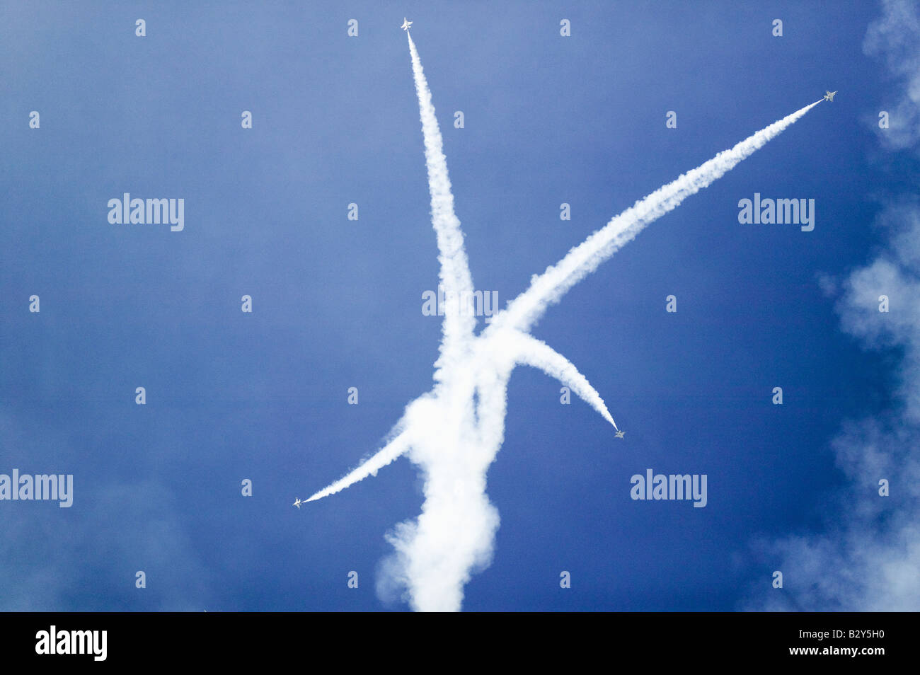 Sechs uns Air Force F - 16C "Fighting Falcons", bekannt als die Thunderbirds, gerade nach oben fliegen Point Mugu, Kalifornien Stockfoto