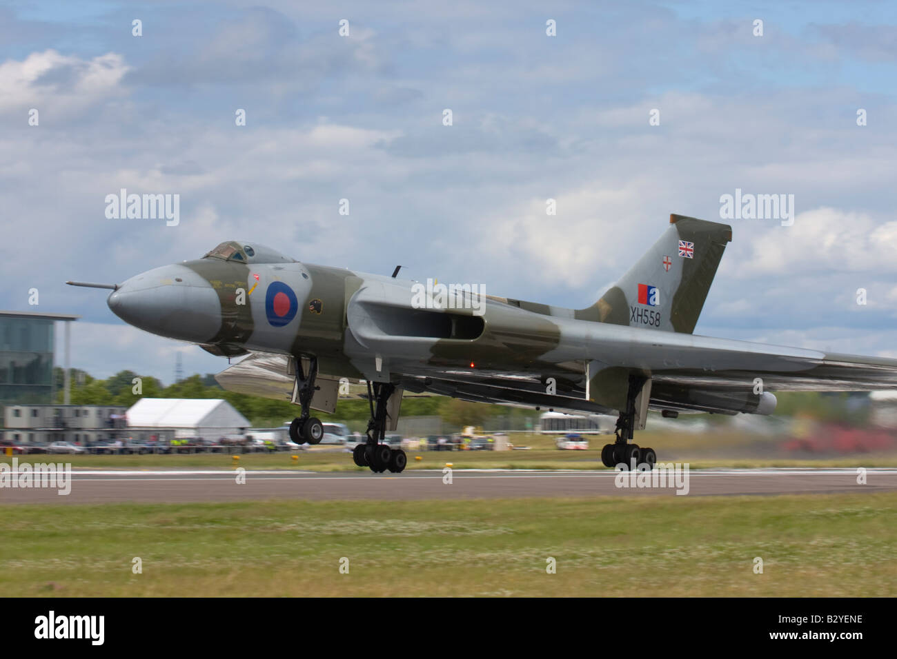 Avro Vulcan Bomber ausziehen in Farnborough International Airshow 2008, England, Vereinigtes Königreich. Stockfoto