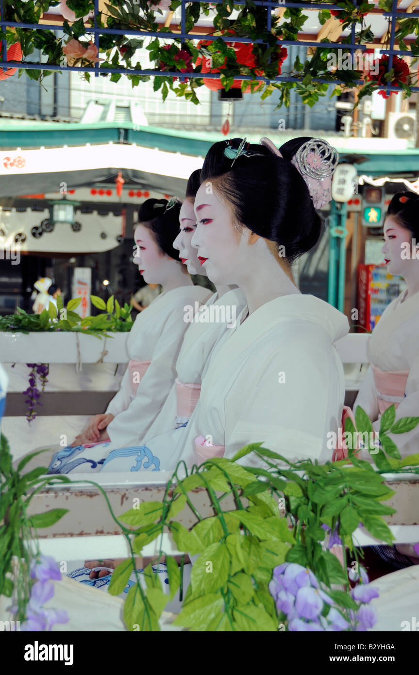 Japanische Frauen an Gion Matsuri, Kyoto, Japan Stockfoto