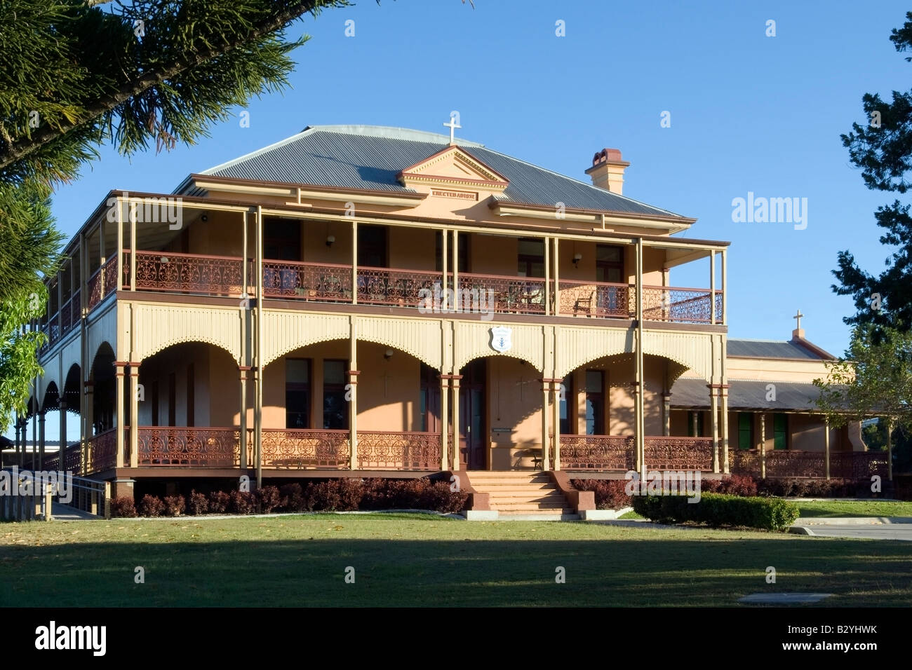 Imposante Eingang zur St. Michaels-Kloster, Maryborough, Queensland Stockfoto