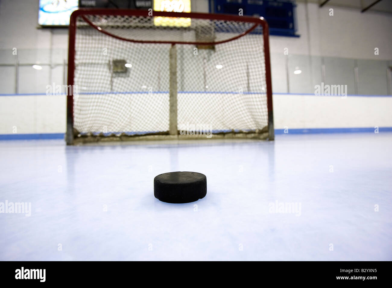 Eishockey Puck Stockfotos Und Bilder Kaufen Alamy
